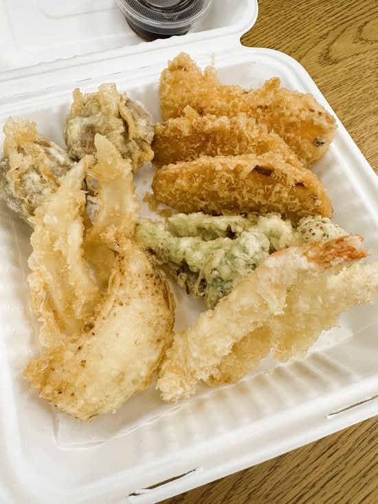 Assorted Tempura (12 Pieces)