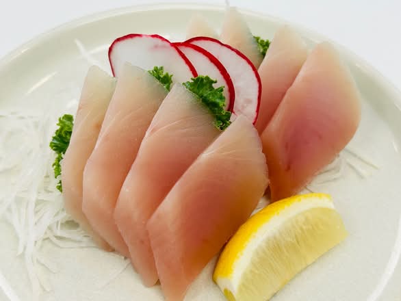 Tuna Sashimi (8 Pieces)
