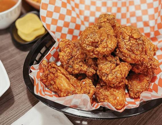 Soy Garlic Fried Chicken [Halal](마늘 간장 후라이드 치킨)
