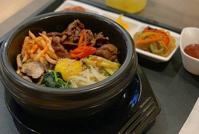 Bulgogi Bibimbap (불고기 비빔밥)