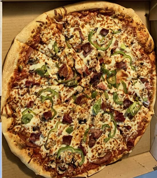 2x16" extra-grandes pizzas de luxe / 2x16" Extra Large Deluxe Pizza