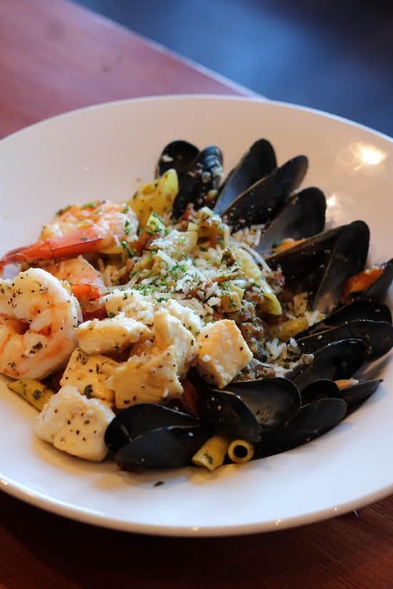Spaghetti + Jumbo Garlic Shrimp TO-GO