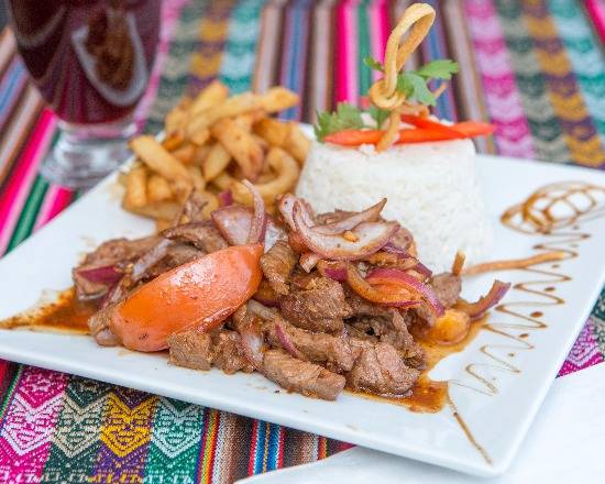 Lomo saltado