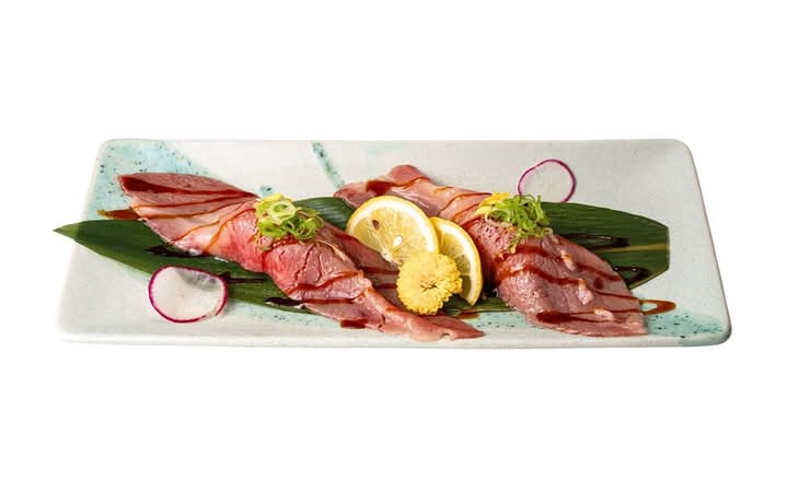 Wagyu Steak Sushi (2pcs)