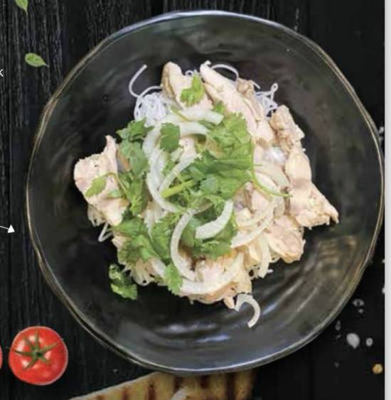 Noodle soup with boneless chicken meat