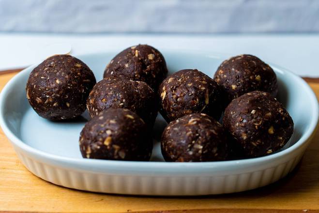 Chocolate Peanut Butter Energy Bite