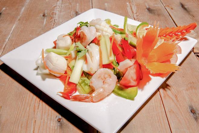 SL4. Seafood Salad ( Yum Ruam Mit Tha Lay)