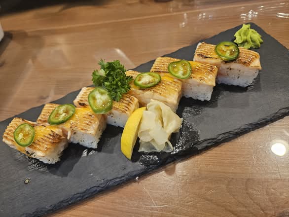 Salmon Oshi