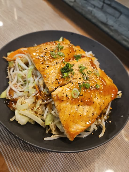 SALMON TERIYAKI RICE BOWL