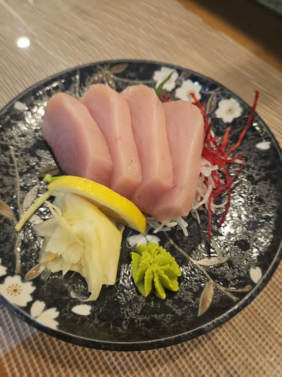 Tuna Sashimi 4pcs