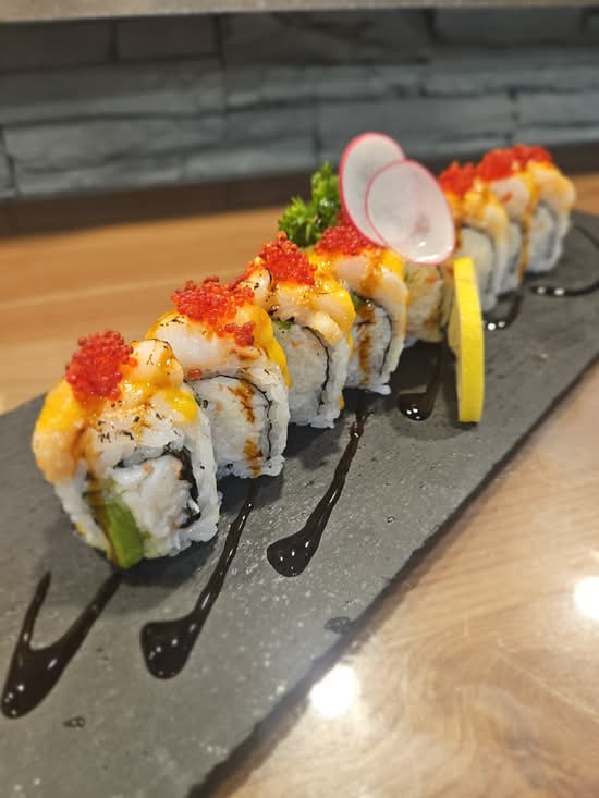 Aburi Chopped Scallop Roll