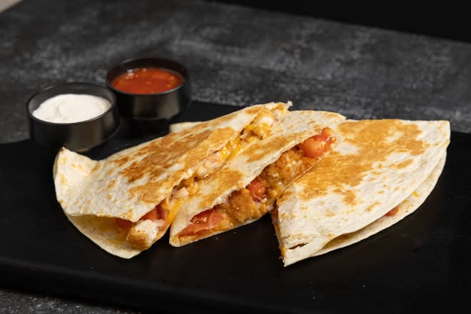 Chicken Quesadilla  حلال☪