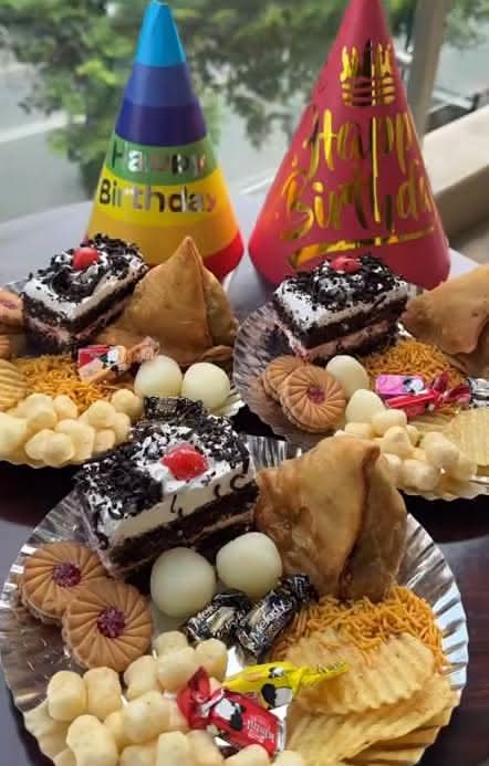 Beta family pack(25 smosa,25 allo patty,25 mini pastry)