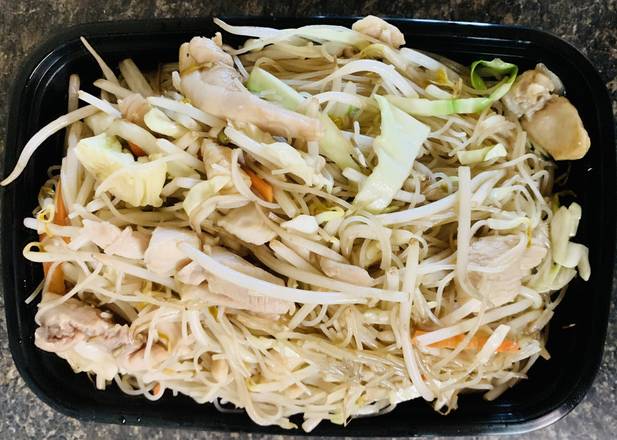 Stir Fried Chicken Rice Noodle
