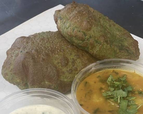 8oz Aloo & 2 Palak Puri with Mix Raita