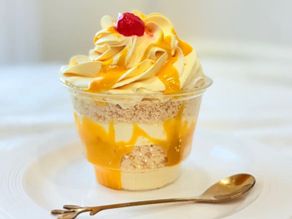 Mango dessert cup