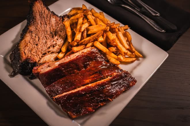 Combo brisket et cotes levées