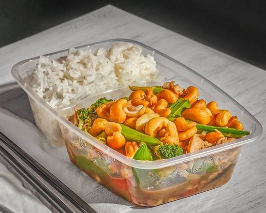 Gai Phad Med Ma-Muang (A.K.A Cashew Chicken) [REFRIGERATED, COLD]