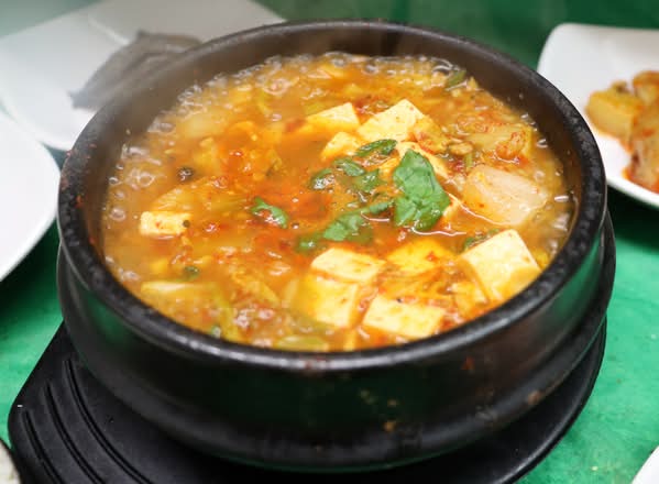 Doenjang Jjigae (Korean Soybean Paste Stew) / 된장찌개 / 韩式大酱汤