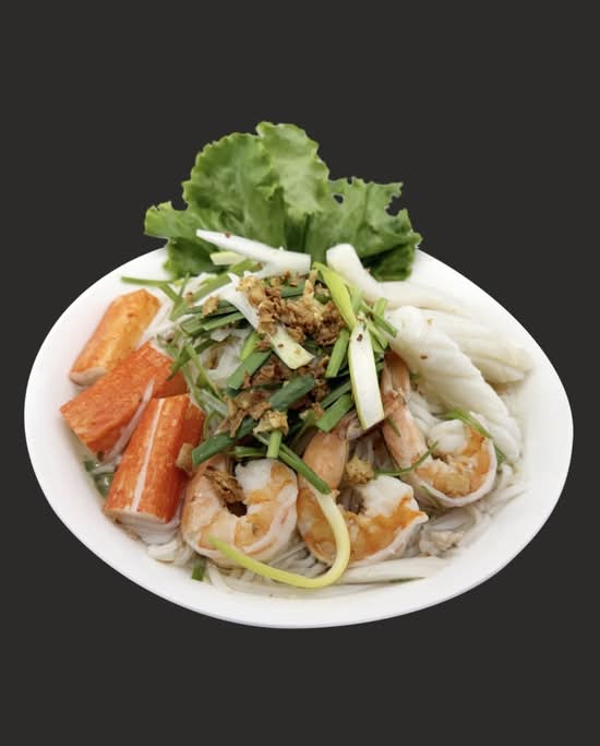 P8 - Seafood Noodle Chicken Soup