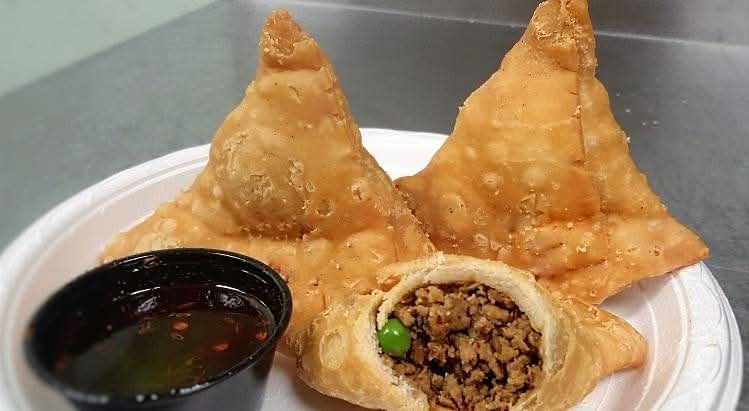 Chicken Samosa (2pcs.)