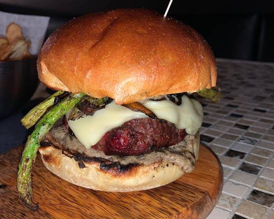 Bacon Cheeseburger (7 oz)