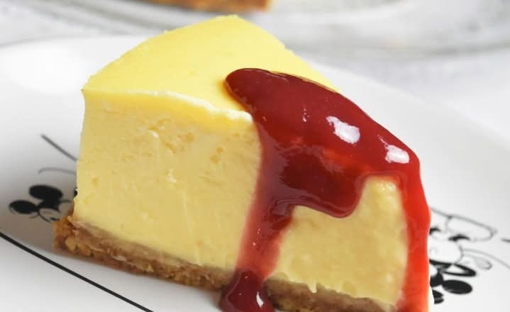 GATEAU FROMAGE ET CONPOTE DE FRUITS ROUGE