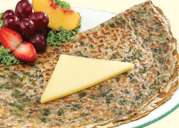 Spinach and cheddar crêpe