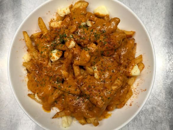 Butter Chicken Poutine