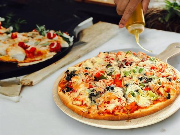Butter Chicken Pizza
