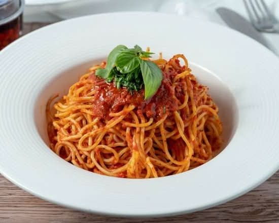 Spaghetti in Tomato Sauce