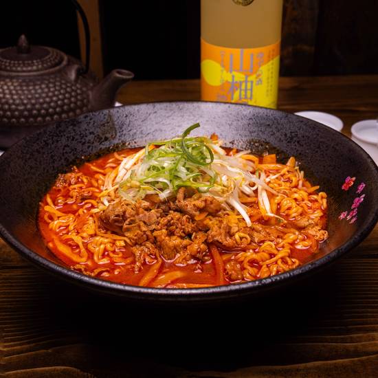 Spicy champon ramen (차돌짬뽕라면)