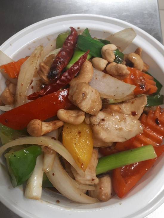 24. Chicken with Cashew Nut (Mild -Medium)