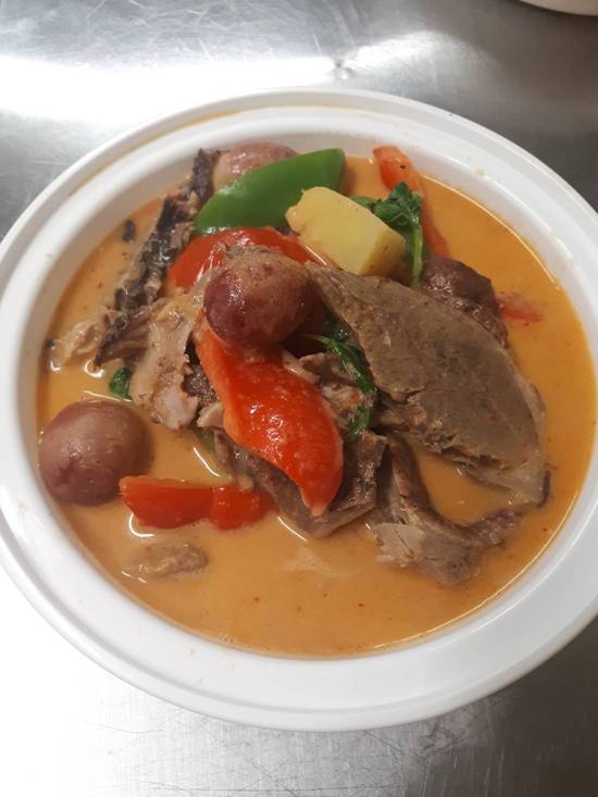 21.Roasted Duck Curry (Gaeng Phet Ped Yang)