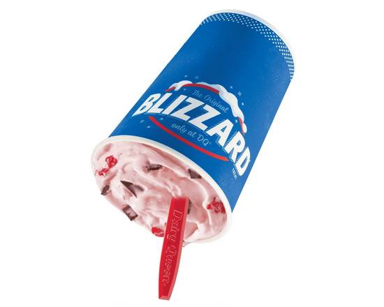 Dessert Blizzard ᴹᴰaux fraises trempées dans le chocolat /Choco dipped strawberry Blizzardᴹᴰ treat