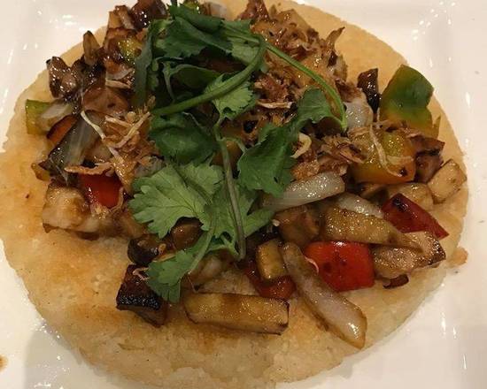 Riz Croustillant au Poulet, Crevettes et Bambou / Shrimp, Chicken and Shoot Bamboo with Crispy Rice (Cơm Tay Cầm)