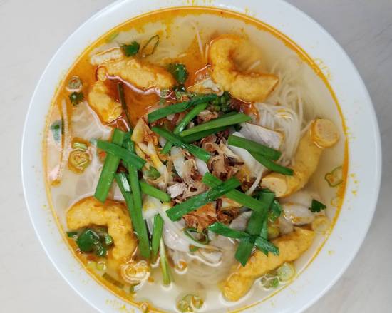 Soupe aux Rouleaux de Pâte de Crevettes / Shrimp Roll Soup ( Bún Suông)