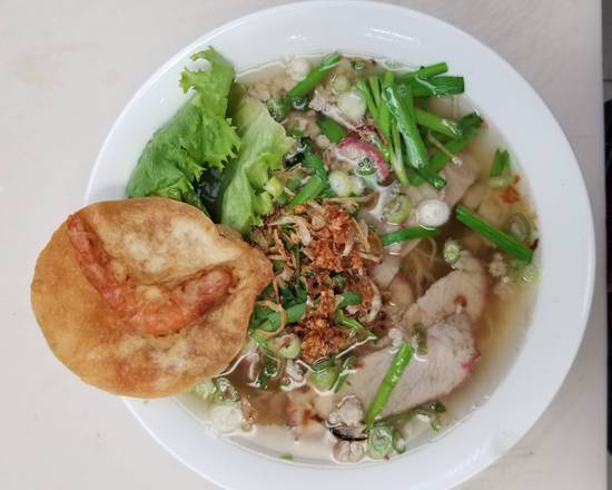 Soupe Huong Xua avec Crevettes Panées, Porc et Nouilles Jaunes / Huong Xua Soup with Bread Crumb Shrimp, Pork and Yellow Noodles (Mì Hương Xưa , Bánh Tôm Chiên)