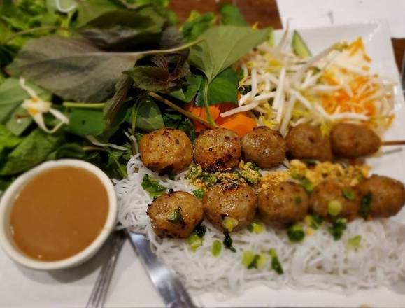 Boulettes de Porc Grillé / Grilled Meatball (Nem Nướng Bánh Tráng)