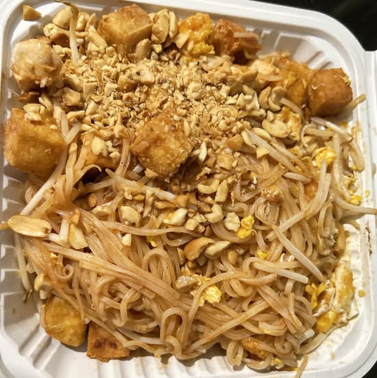 PT2. Chicken Pad Thai (Contain Egg)