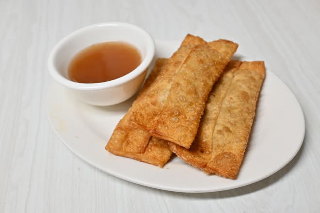 11C. Deep Fried Vegetable Egg Roll (3 Rolls)