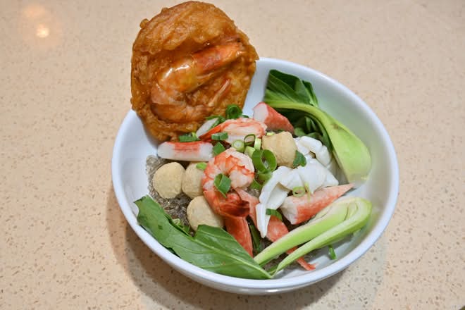 46. Seafood with Glass noodles Soup