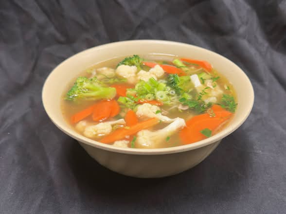 Soupe aux légumes et nouilles