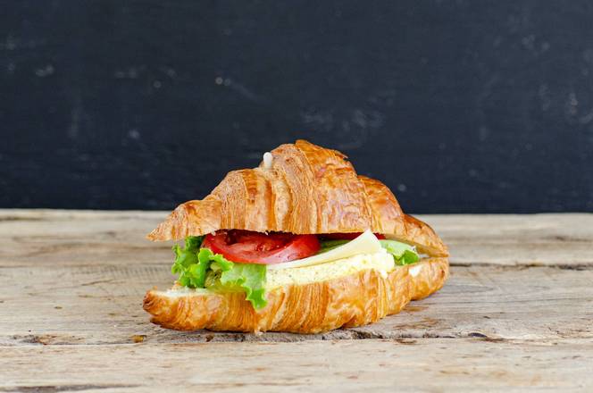 Croissant Déjeuner / Breakfast Croissant