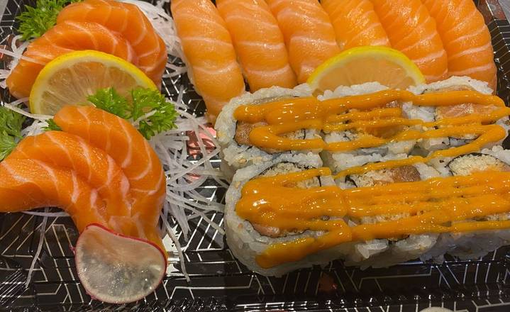 R06. Salmon Lover (18 pcs)