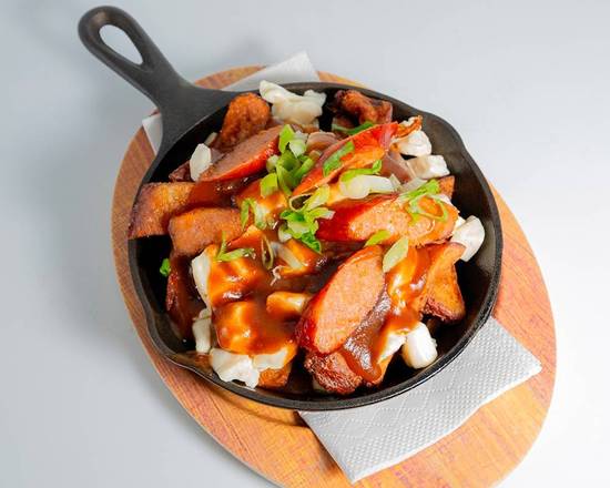 Poutine Saucisses / Sausages Poutine