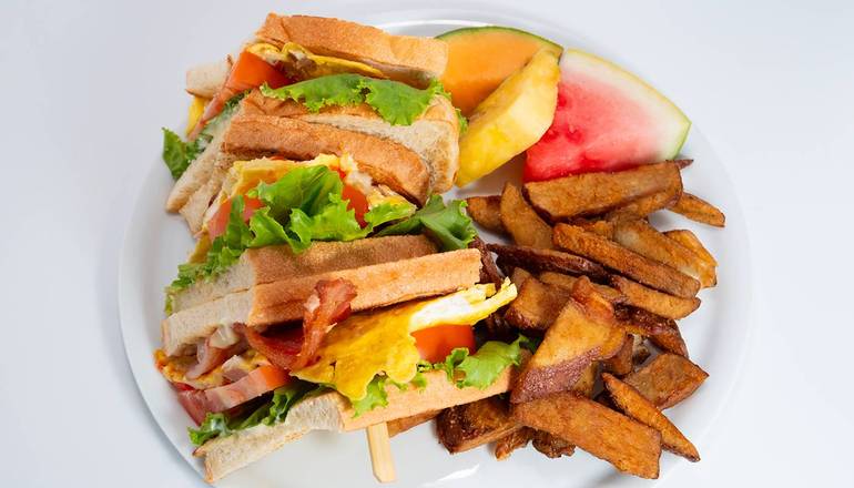 Club sandwich déjeuner / Club Sandwich Breakfast