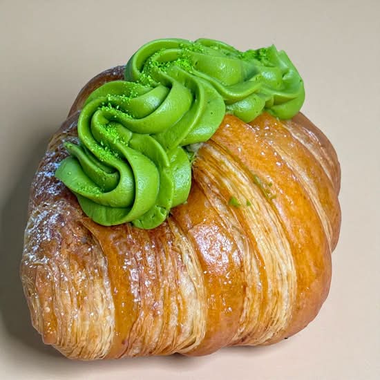 Croissant Matcha White
