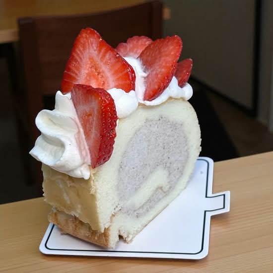 Roll cake - Blueberry Earl Grey