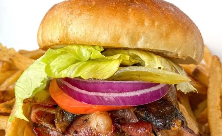 Banquet Burger Deluxe ( 9 OZ. )